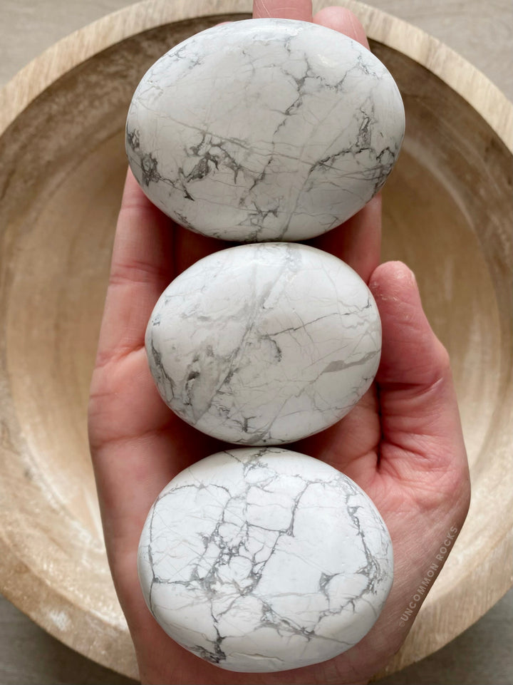 Howlite Palms